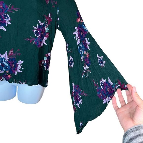 Altar’d State Green Flower Print Bell Sleeve Blouse Size Small - Picture 3 of 6